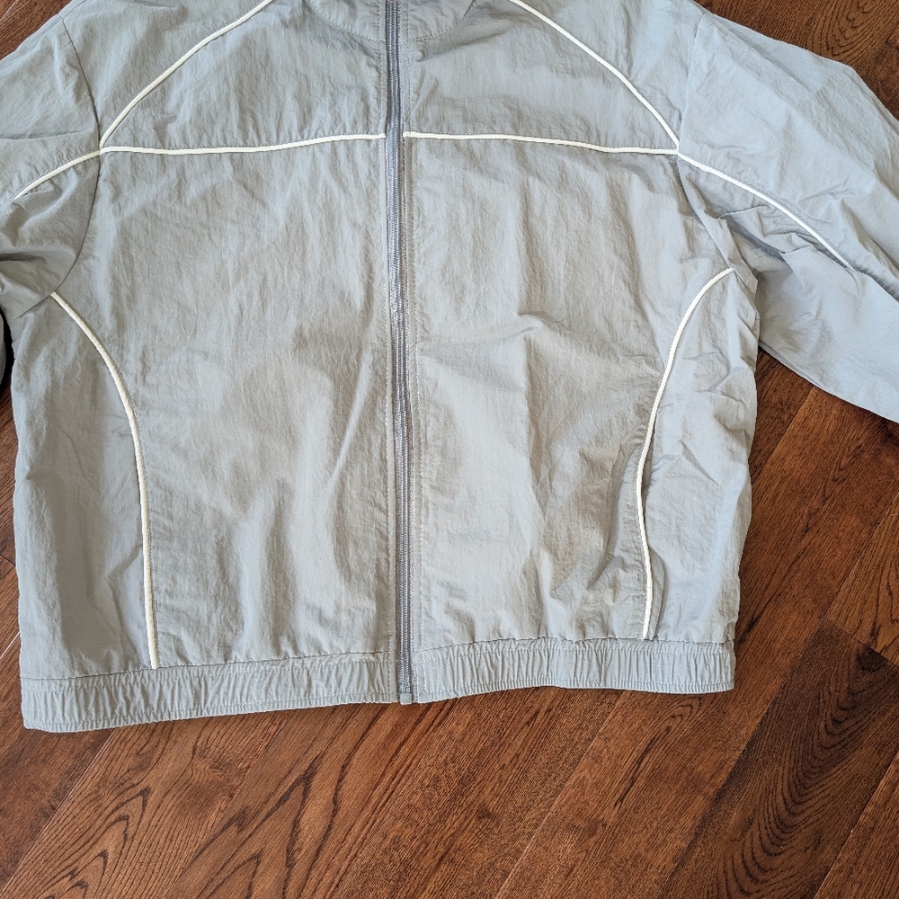 EUC Ladies Divided By H&M Nylon Zip Up Jacket Light Gray & White Size Small - Picture 2 of 8